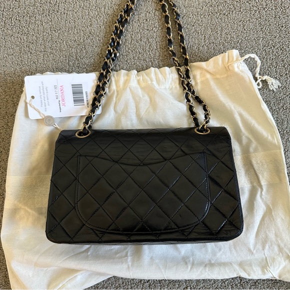 Vintage authentic chanel classic double flap medium with gold hardware lambskin - Picture 3 of 13